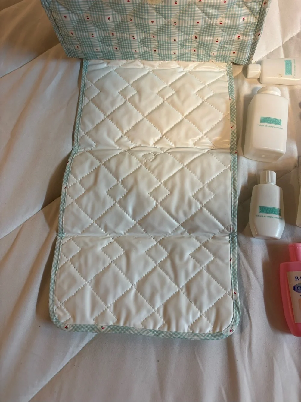 American Girl “OUR NEW BABY” 1990’s Diaper 8 Bag powders & lotions & teddy bear